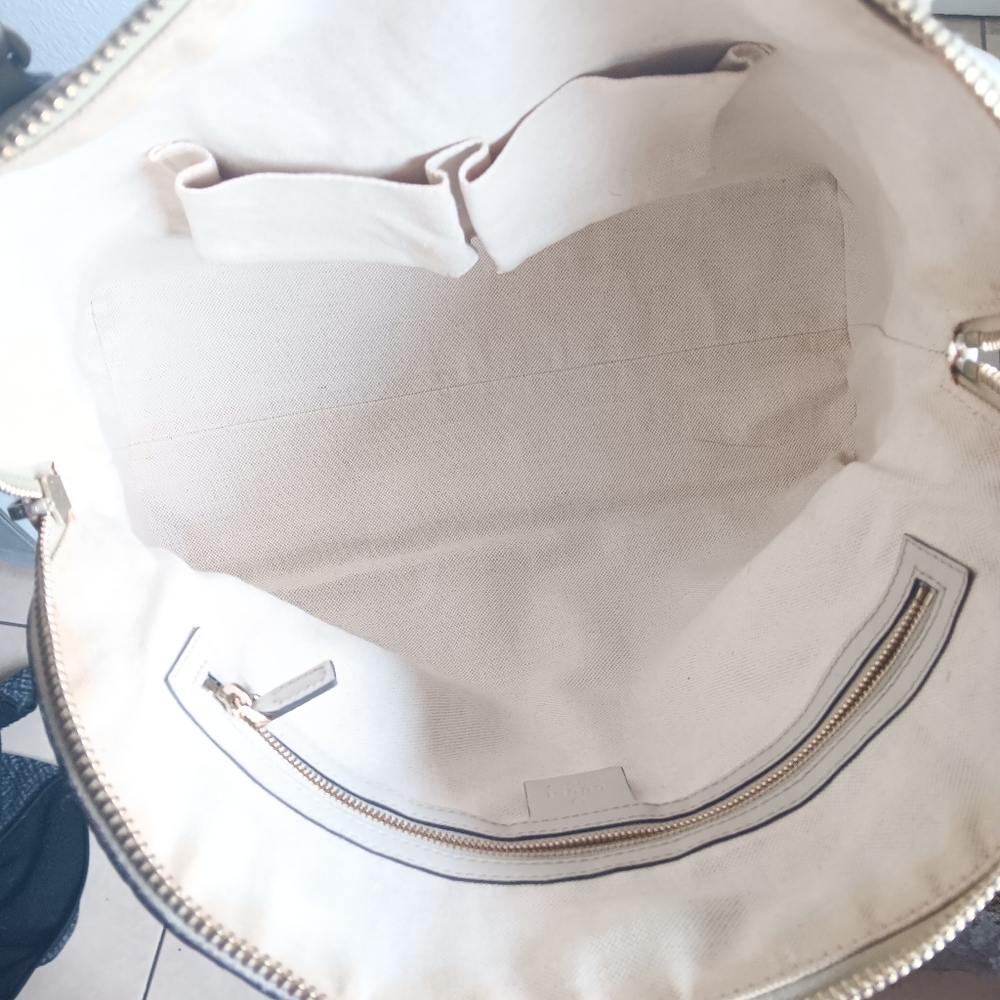 Gucci GG Guccissima Cream Leather Bree Dome Shoulder Bag - Picture 10 of 16